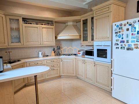 будинок за адресою Космонавтів