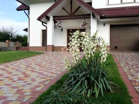 будинок за адресою Космонавтів