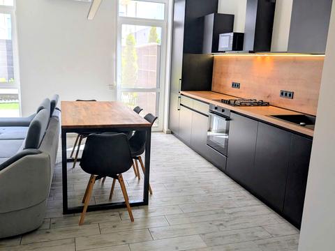 будинок за адресою Ділова вул. (Димитрова), 2