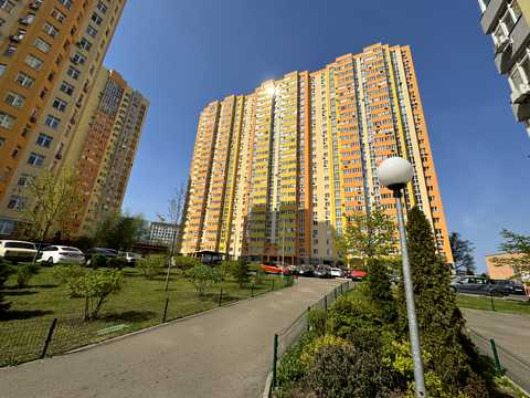 квартира за адресою Сім'ї Кульженків вул. (Петра Дегтяренка), 37