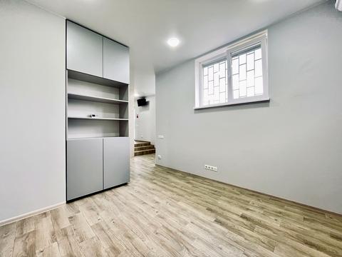 комерційна за адресою Єдності вул., 5