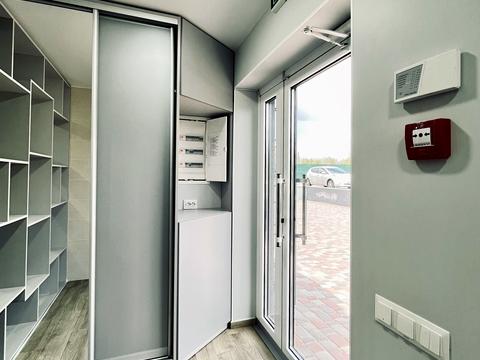 комерційна за адресою Єдності вул., 5