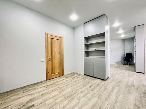 комерційна за адресою Єдності вул., 5