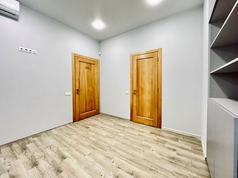 комерційна за адресою Єдності вул., 5