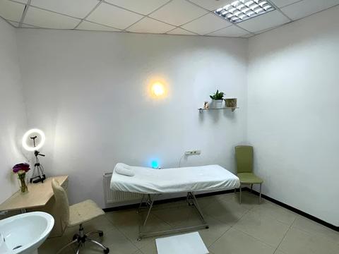 комерційна за адресою Набережна Перемоги вул., 10-К