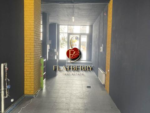 комерційна за адресою Салютна вул., (Будинок 02301-02303)