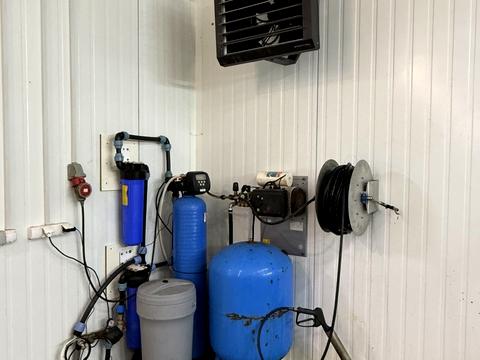 комерційна за адресою Центральна вул., 10