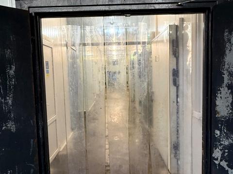 комерційна за адресою Центральна вул., 10