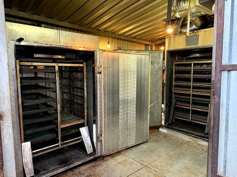 комерційна за адресою Центральна вул., 10