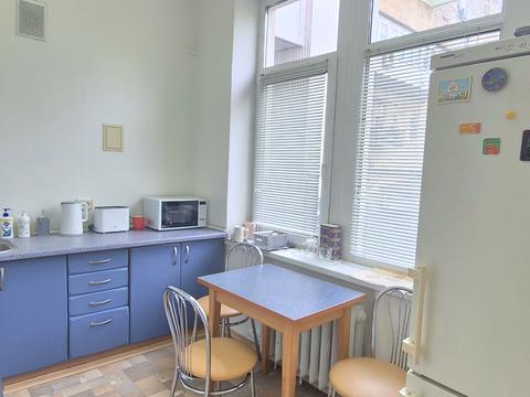 комерційна за адресою Велика Васильківська вул. (Червоноармійська), 16