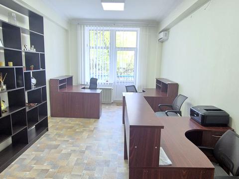 комерційна за адресою Велика Васильківська вул. (Червоноармійська), 16