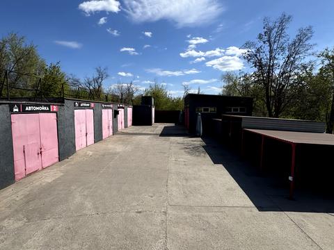 комерційна за адресою Металургів просп., 2б
