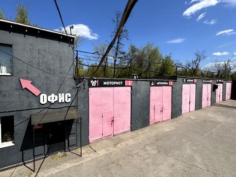комерційна за адресою Металургів просп., 2б