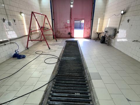 комерційна за адресою Металургів просп., 2б