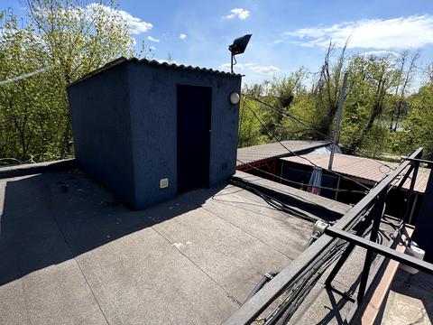 комерційна за адресою Металургів просп., 2б