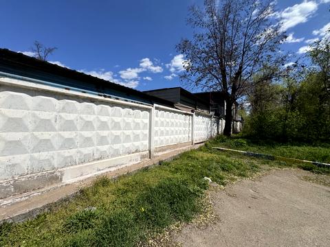 комерційна за адресою Металургів просп., 2б