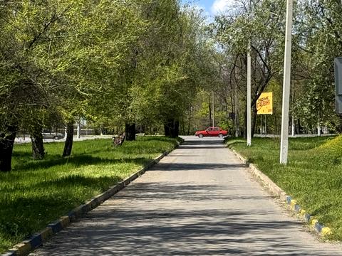 комерційна за адресою Металургів просп., 2б
