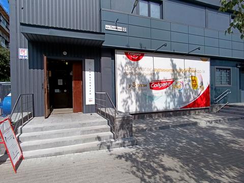 комерційна за адресою Полярна вул., 15