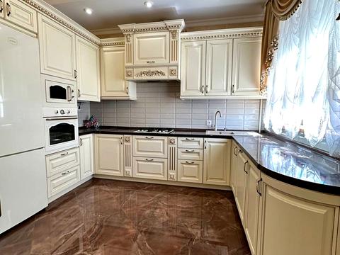 будинок за адресою Івасюка