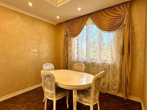 будинок за адресою Івасюка