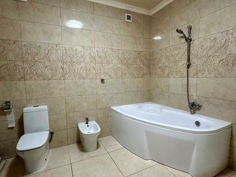 будинок за адресою Івасюка