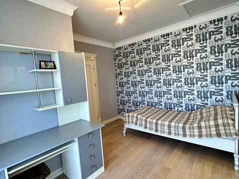 будинок за адресою Івасюка