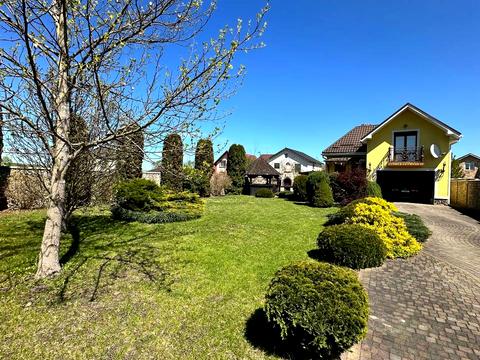 будинок за адресою Івасюка