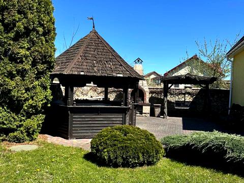 будинок за адресою Івасюка