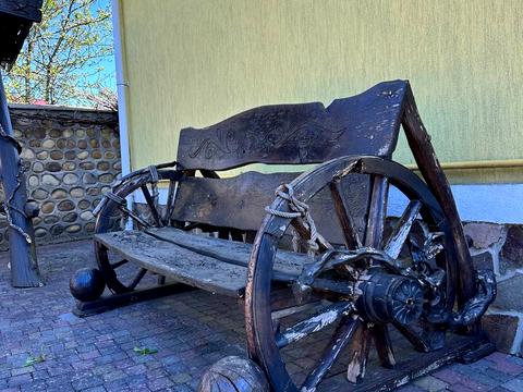 будинок за адресою Івасюка