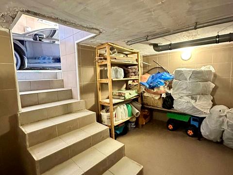 будинок за адресою Івасюка