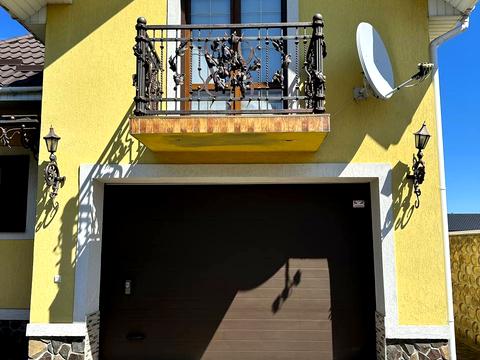 будинок за адресою Івасюка