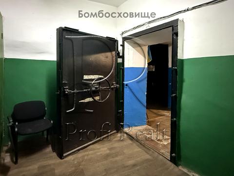 комерційна за адресою Василя Макуха вул. (Івана Шевцова), 1