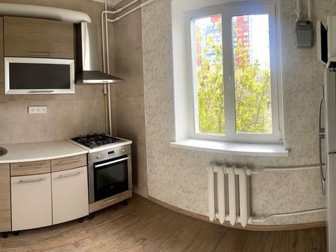 квартира за адресою Лариси Руденко вул., 8