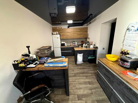 комерційна за адресою Незламна, 22