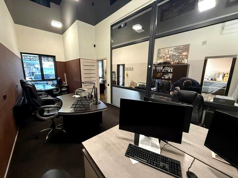 комерційна за адресою Незламна, 22