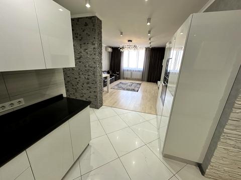 квартира за адресою Київ, Срібнокільська вул., 1