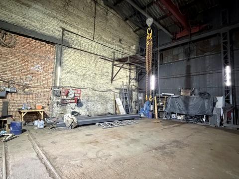 комерційна за адресою Гайдамацька вул. (Марфи Струтинської), 20