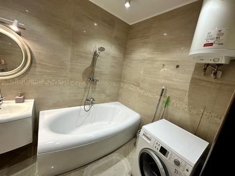 квартира за адресою Київ, Срібнокільська вул., 1