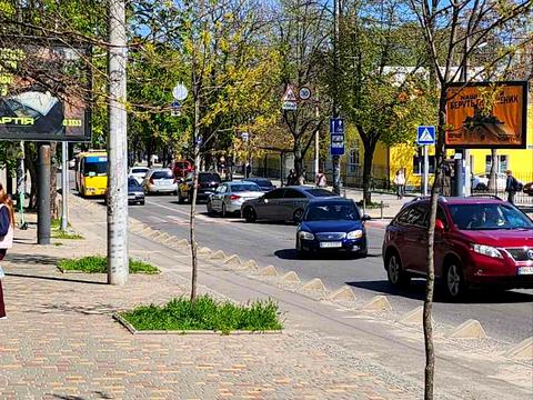 комерційна за адресою Артура Савельєва вул. (Черняховського), 11