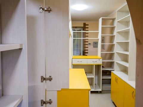комерційна за адресою Тролейбусна вул., 15