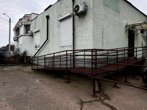 комерційна за адресою Наукова вул., 48/3