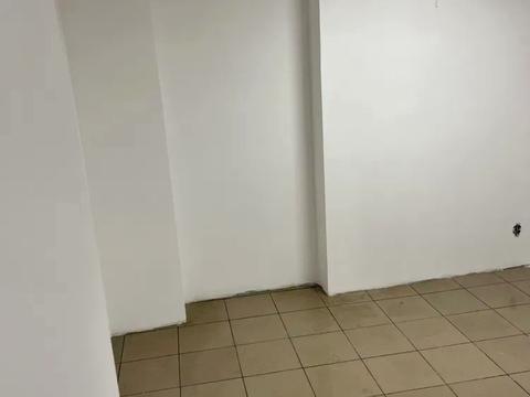 комерційна за адресою Героя України Степана Бандери вул., 7
