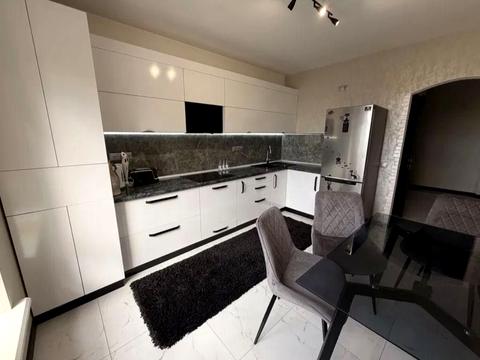 квартира за адресою Володимира Івасюка вул., 82