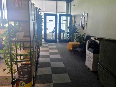 коммерческая по адресу Степана Бандеры просп. (Московський), 16