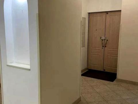 комерційна за адресою Крутий узвіз, 5