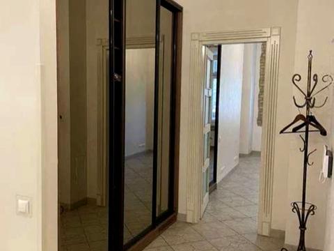 комерційна за адресою Крутий узвіз, 5