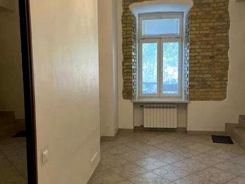 комерційна за адресою Крутий узвіз, 5