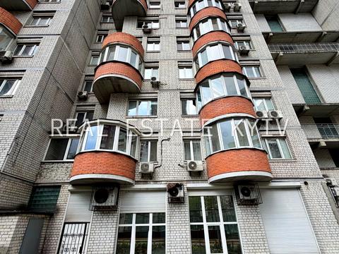 комерційна за адресою Саперно-Слобідська вул., 8