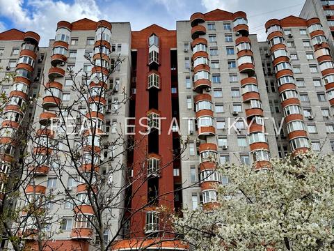 комерційна за адресою Саперно-Слобідська вул., 8