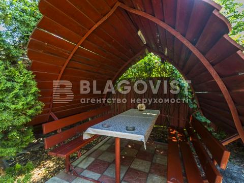 комерційна за адресою Київська вул., 1